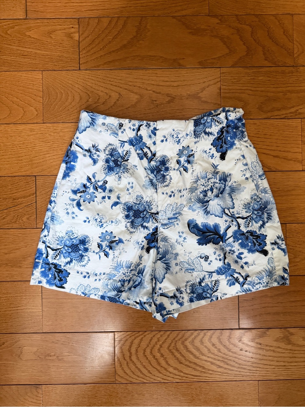Zara White High-Waist Shorts with Blue Floral Print